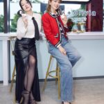 Dee Hsu Instagram - 那天參加活動遇到好久不見的 @melodykliu 很開心，而且還拿到一件免費的牛仔褲，感謝老闆🥰 @aliceandolivia