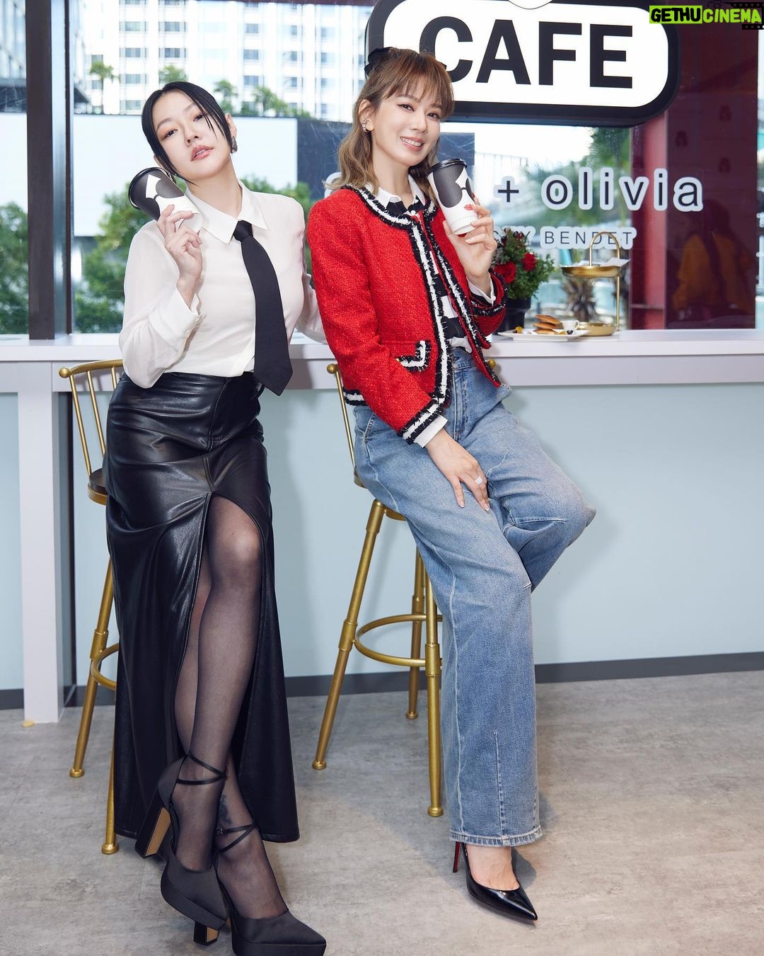 Dee Hsu Instagram - 那天參加活動遇到好久不見的 @melodykliu 很開心,而且還拿到一件免費的牛仔褲,感謝老闆🥰 @aliceandolivia