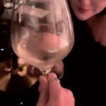 Dee Hsu Instagram – 敬大家新的一年健康平安、事事順心❤️