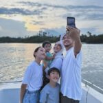 Dian Ayu Instagram - Setelah bimbang mau kemana, akhirnya di waktu yang mepet kita memilih buat liburan ke Banyuwangi dan sekitarnya karena kita pengen ngasih pengalaman yang berbeda buat anak-anak. . . Berenang di air terjun, masuk ke taman nasional di atas mobil, ngeliat langsung hewan yang dilindungi di habitatnya, naik perahu nyusurin pantai mangrove, nginep di pinggir pantai terus pindah ke gunung, mampir ke kawasan adat Osing, pokoknya banyak banget hal baru buat anak-anak. . . Anak-anak bahagia banget dan kalo anak-anak bahagia, Abi Uminya juga udah pasti bahagia! Alhamdulillah. . . Makasih @sanggar_genjah_arum kita boleh mampir, Pak Iwan driver dan mba Icha @rizarastri yang jadi guide kita selama disana. Banyuwangi, Jawa Timur, Indonesia
