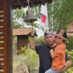 Dian Ayu Instagram - Setelah bimbang mau kemana, akhirnya di waktu yang mepet kita memilih buat liburan ke Banyuwangi dan sekitarnya karena kita pengen ngasih pengalaman yang berbeda buat anak-anak. . . Berenang di air terjun, masuk ke taman nasional di atas mobil, ngeliat langsung hewan yang dilindungi di habitatnya, naik perahu nyusurin pantai mangrove, nginep di pinggir pantai terus pindah ke gunung, mampir ke kawasan adat Osing, pokoknya banyak banget hal baru buat anak-anak. . . Anak-anak bahagia banget dan kalo anak-anak bahagia, Abi Uminya juga udah pasti bahagia! Alhamdulillah. . . Makasih @sanggar_genjah_arum kita boleh mampir, Pak Iwan driver dan mba Icha @rizarastri yang jadi guide kita selama disana. Banyuwangi, Jawa Timur, Indonesia