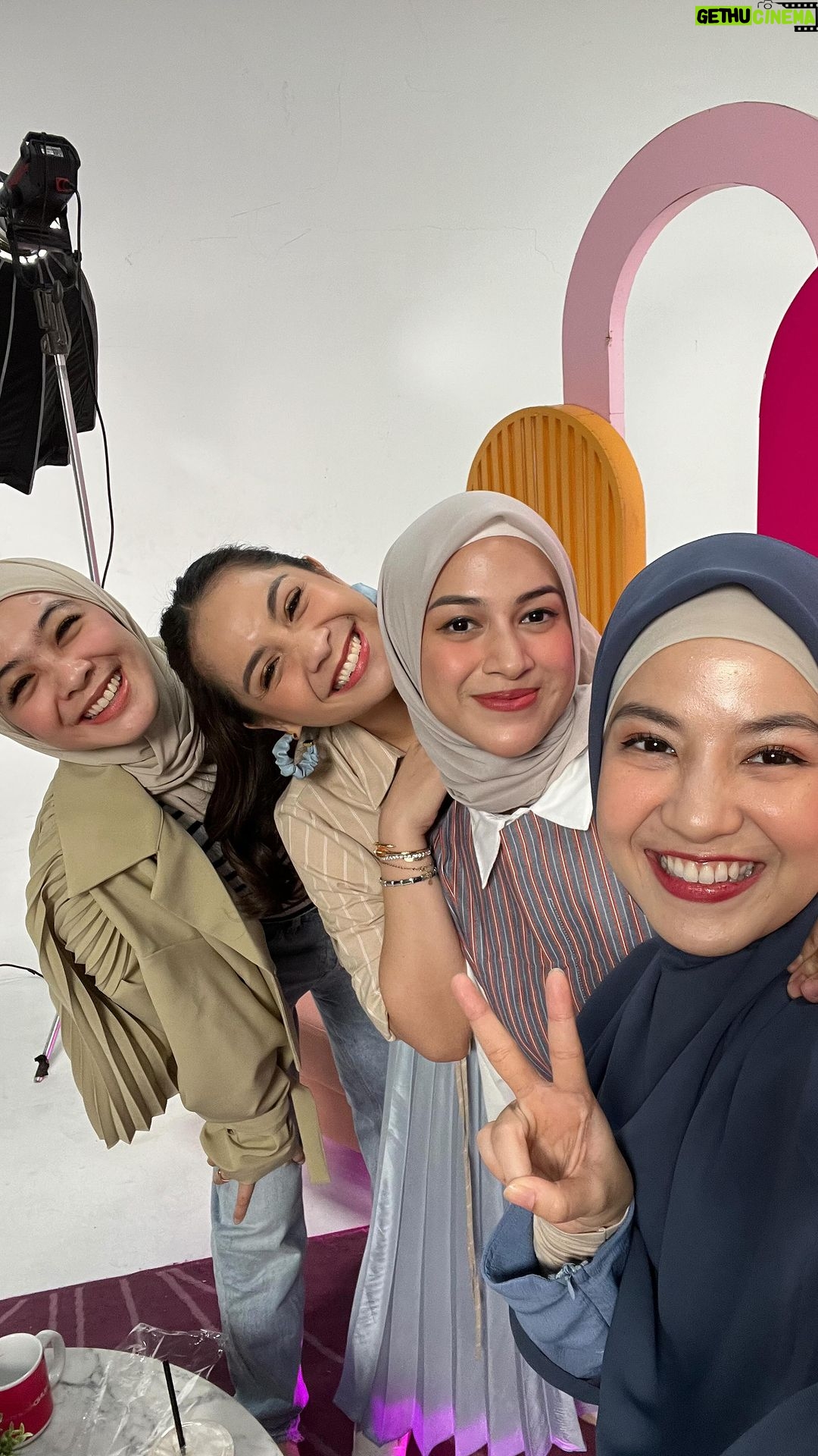 Dian Ayu Instagram - Ibu ibu bergaya soon ya tungguin youtubenya hanya di @bund.lifetainment ❣️