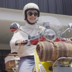Dian Ayu Instagram - Kali ini aku belajar banyak dari perjuangan seorang ibu yang ternyata ga mudah sama sekali! Dimana aku belajar bagaimana dia bekerja, menghadapi cuaca dan kemacetan jalan. Tapi ternyata susahnya berasa sampai ke hati! • Aku jadi belajar kalau setiap pekerjaan itu pasti ada kesulitan dan kemudahannya. Dan kita harus lebih menghargai setiap pekerjaan orang-orang yang ada disekitar kita. Karena tanpa kita sadari itu bisa membuat pekerjaan kita lebih ringan, sama halnya seperti Shell Advance yang membuat perjalanan kita lebih enteng✨ • #PejuangSirkuitHidup