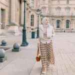 Dian Ayu Instagram - Karena jjadi perempuan yg sudah jadi istri dan ibu itu gak gampang, dan sangat butuh me time.. gak harus keluar negeri, gak harus keluar rumah, se simple diam di kamar mandi aja udah me time banget untuk kami.. Makasihh abi @omeshomesh , kakak Embun, aa Langit, adek Bulan, ART rumahku, ibu mertua dan semuaa yg udah bantuin selama aku me time.. Fyi, ke eropa selama 2 minggu kemarin sudah kami rencanakan sejak Januari utk keberangkatan Oktober-November.. jadi semua ini sudaaaah kami pikirkan sebelum ninggalin semuaanyaa yaa 😘🫰🏻 Paris, France