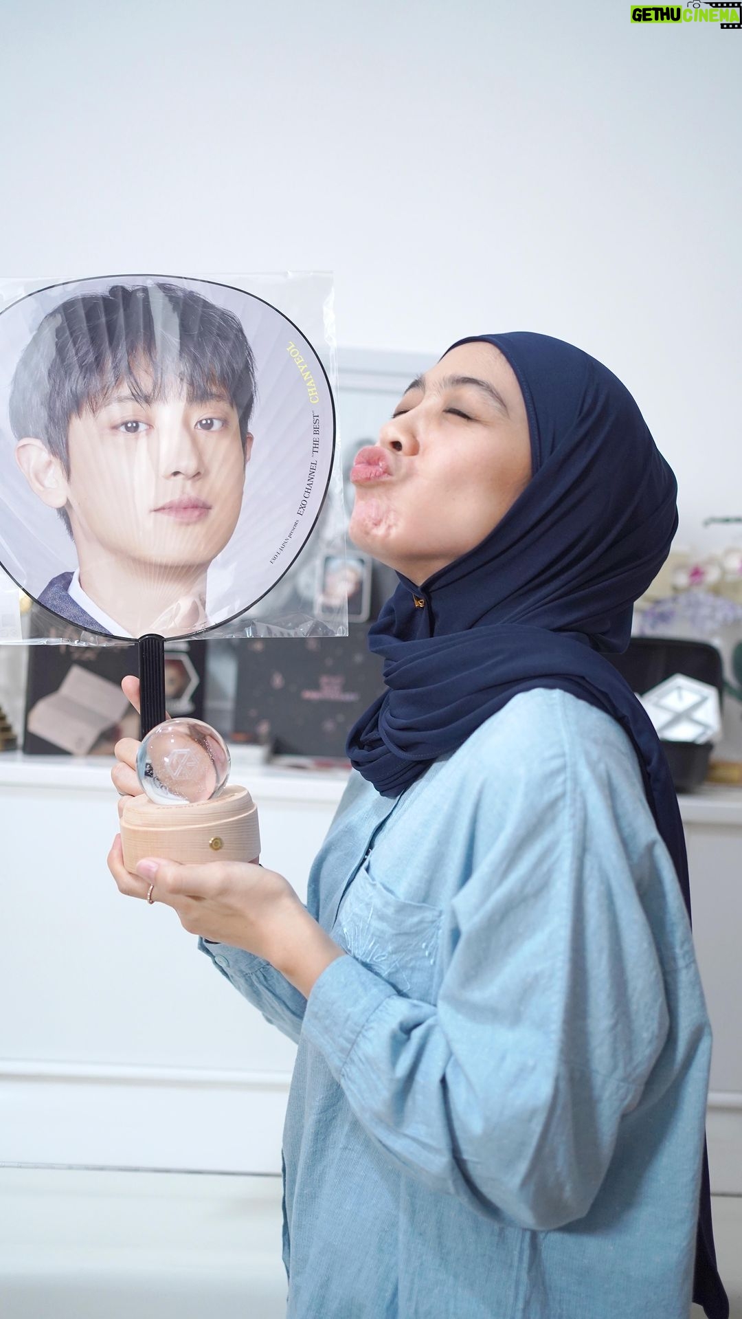 Dian Ayu Instagram - Haduh masih zaman ya isi pulsa buat nelpon customer service kalau lagi bingung karena ada kendala transaksi di BRI? Kaya aku dong udah bestie banget sama CS BRI karena pake BRImo. Kalau ada kendala tinggal sat set telpon mereka dari fitur Contact BRI bebas pulsa di BRImo! Gampang dan bebas pulsa yeoreobun, sampai sering banget curhat tentang kehidupan yang berat ini 🥹 Ups! Berchandea Berchandeaaaa 🤣 @bankbri_id #ContactBRI #Sabrina #BRIEdukasi #SemuaPakaiBRImo