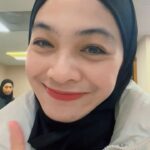 Dian Ayu Instagram - Masyaallah bisa dapet kesempatan buat berkunjung ke salah satu Mesjid di London. Sebelum shalat, jangan lupa bersihin make up pake Micellar Water dari @wardahbeauty. Langsung bersih dan gausah pake facial foam lagi. Kalau kaya gini shalat jadi lebih tenang kan? #wardah #wardahmicellarwater