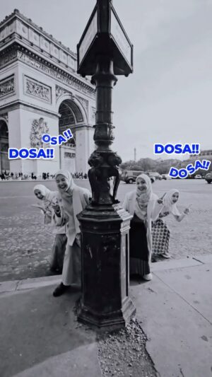 Dian Ayu Instagram - Jauh-jauh kesini cuma buat konten ini ya? 😂 untung temen akyu so lovely banget mau aja bikin video begini, walaupun tiap take ga kuat banget tahan tawanya ya guys
izin recreate videonya @ejpeace.entertainment ✌🏻😉