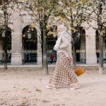 Dian Ayu Instagram - Alhamdulillahh ini yang ke dua kalinyaa aku ke Paris.. tapi jadi yang pertama bisa explore kotanyaa karena dulu ikut tour guide yg memang harus buru2 karena ngejar banyak negara.. Semakin di explore memang Paris itu romatis seperti kata orang orang.. romantis gak melulu harus sama pasangan yaa.. sama sahabat kayak aku kemarin pun masih terasa romantis, tentunya dengan versi yang unik 🤣🤣🤣 Foto ciamik aku ini dari @go.plus 😍 Thank youuu @musagunawan , kak @akudiperancis 🤍 Paris, France