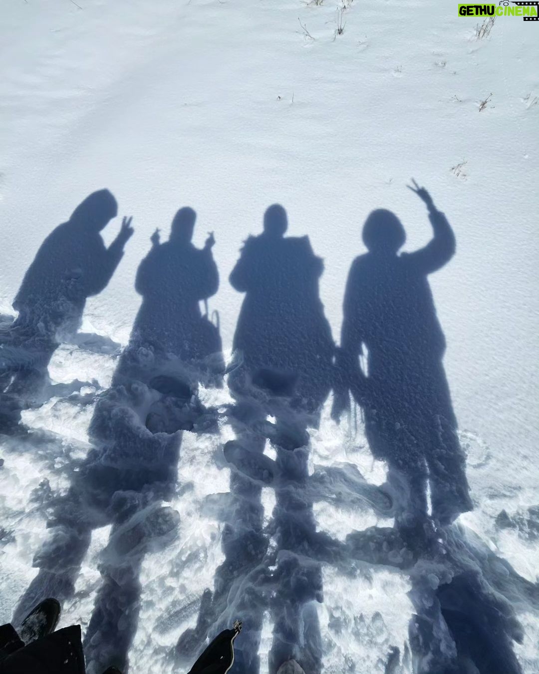 Dian Ayu Instagram - waktu yang singkat di Swiss tapi dibikin takjub sama kuasa Allah nya gak udah udah masyallahh.. aku bisa liat banyak banget warnaaaa dan pemandangannyaa kayak lukisan bangetttt.. insyallaahh mau balik kesini lagi sama abi @omeshomesh dan anak anak yaa sayaang ❤️ Switzerland