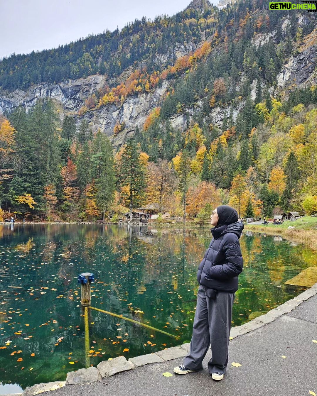 Dian Ayu Instagram - waktu yang singkat di Swiss tapi dibikin takjub sama kuasa Allah nya gak udah udah masyallahh.. aku bisa liat banyak banget warnaaaa dan pemandangannyaa kayak lukisan bangetttt.. insyallaahh mau balik kesini lagi sama abi @omeshomesh dan anak anak yaa sayaang ❤️ Switzerland