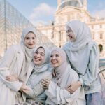 Dian Ayu Instagram - • Temanku, kesayanganku Jangan menangis sendirian Jangan menderita sendirian Kita ini tidak istimewa Aku juga sedang sesak napas Temanku, kesayanganku Kau adalah bagian dari tempatku beristirahat Aku selalu membayangkan menua bersama Tinggal dalam duniamu duniaku Kau menghentikan musim hujanku -DiksiAca #diksiAca @diksiaca Terima kasih @go.plus .. udah foto foto in dan editin foto kita dengan sangat ciamik ❤️ Always favorit aku kalo holiday, difotoin sm @go.plus .. @akudiperancis apalagi skrg Goplus sudah beredar di Eropa juga loh. Jadi buat tmn tmn yg holiday ke eropaaa bisa bgt pake @go.plus ❤️❤️❤️❤️