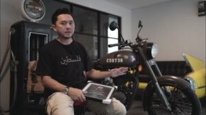 Dian Ayu Instagram - Bismillahirrohmanirrohim 🇵🇸
.
.
InsyaAllah saya dan @dianayulestari akan melelang motor simpanan kami, ROYAL ENFIELD CLASSIC 500 “PEGASUS” LIMITED EDITION hanya ada 40 unit di Indonesia dan 1000 unit di seluruh dunia produksi tahun 2018 dengan kilometer rendah 100++ dan seluruh hasil penjualannya nanti 100% akan disumbangkan untuk saudara-saudari kita di Palestina..
.
.
LELANG dibuka di kolom komentar dari harga beli kami dulu Rp. 109.900.000 dan penawaran berlaku dalam kelipatan 5 juta, dimulai per hari kami posting dan ditutup pada hari Selasa 7 November 2023 pukul 20.00 WIB..
.
.
Jika penawar tertinggi tidak bisa dihubungi maka pemenang lelang akan diberikan kepada penawar tertinggi kedua dan begitu seterusnya..
.
.
Semoga Allah selalu menjaga dan meluruskan niat kita, semoga pertikaian di Palestina segera reda, semoga motor ini kelak bermanfaat dunia akhirat bagi pemiliknya..
.
.
Selalu selipkan doa untuk saudara-saudara kita khususnya untuk di Palestina, “From the river to the sea, Palestine will be free!”