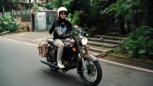 Dian Ayu Instagram - Bismillahirrohmanirrohim 🇵🇸
.
.
InsyaAllah saya dan @dianayulestari akan melelang motor simpanan kami, ROYAL ENFIELD CLASSIC 500 “PEGASUS” LIMITED EDITION hanya ada 40 unit di Indonesia dan 1000 unit di seluruh dunia produksi tahun 2018 dengan kilometer rendah 100++ dan seluruh hasil penjualannya nanti 100% akan disumbangkan untuk saudara-saudari kita di Palestina..
.
.
LELANG dibuka di kolom komentar dari harga beli kami dulu Rp. 109.900.000 dan penawaran berlaku dalam kelipatan 5 juta, dimulai per hari kami posting dan ditutup pada hari Selasa 7 November 2023 pukul 20.00 WIB..
.
.
Jika penawar tertinggi tidak bisa dihubungi maka pemenang lelang akan diberikan kepada penawar tertinggi kedua dan begitu seterusnya..
.
.
Semoga Allah selalu menjaga dan meluruskan niat kita, semoga pertikaian di Palestina segera reda, semoga motor ini kelak bermanfaat dunia akhirat bagi pemiliknya..
.
.
Selalu selipkan doa untuk saudara-saudara kita khususnya untuk di Palestina, “From the river to the sea, Palestine will be free!”
