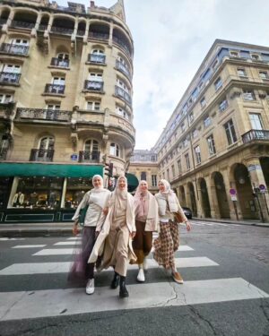 Dian Ayu Instagram - ketika kami di Paris ❤️
29.10.23 - 1.11.23
