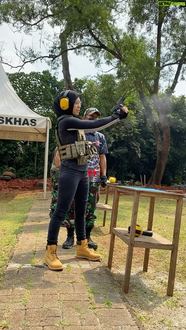 Dian Ayu Instagram - Aku sihh yess tapi olahraganya beneran 🥹 Kalo kalian tim mana?? Posting or no posting 🫶🏻 Next cabor apa lagi yaaa enaknyaa 🤪