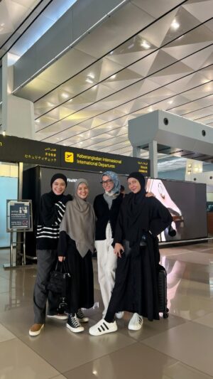 Dian Ayu Instagram - bismillahh... btw, ada yang bisa tebakkk?? kemanakah kita akan melancong 😘