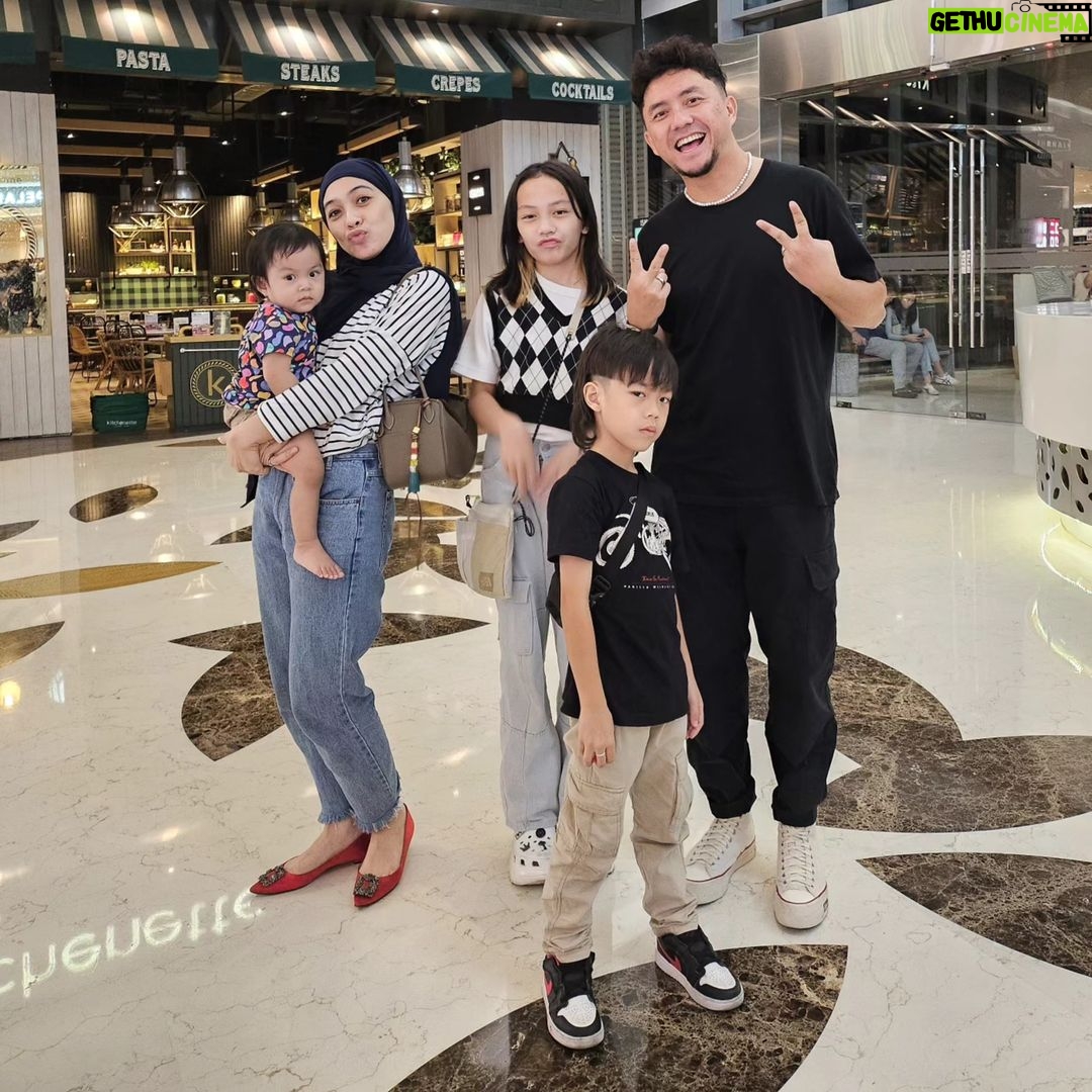 Dian Ayu Instagram - happy weekend from @theanandayu ❤️