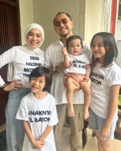 Dian Ayu Instagram - #team EL BATOK - @theprediksi_ for @vindes.ig - BAHKAN VOLI 🫰🏻🤍