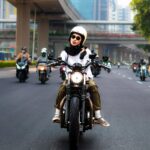 Dian Ayu Instagram - Belakangan lagi rajin banget motoran lagiii.. Makin kepengennya juga banyaak nihh.. pengen motoran dimanalahh, pengen camping sambil motoran lahh, pengen motor ini lahh itulahh.. ahhh banyak lahhh.. Ayukkk lahh bii @omeshomesh 🤣 . Thank youu jepretan kece nyaaa @zhr.motoproject @noivz.shoot 🤙🏻