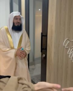 Dian Ayu Instagram - فَتَعَالَى اللَّهُ الْمَلِكُ الْحَقُّ ۗ وَلَا تَعْجَلْ بِالْقُرْآنِ مِنْ قَبْلِ أَنْ يُقْضَىٰ إِلَيْكَ وَحْيُهُ ۖ وَقُلْ رَبِّ زِدْنِي عِلْمًا Maka Maha Tinggi Allah Raja Yang sebenar-benarnya, dan janganlah kamu tergesa-gesa membaca Al qur'an sebelum disempurnakan mewahyukannya kepadamu, dan katakanlah: 