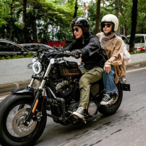 Dian Ayu Instagram - Hiburan ku hari ini disponsori oleh @dianayulestari ❤️🌺 Laff yu udh mau boncengin adeknya.

Made my day🌸

📸 @gradykayzel