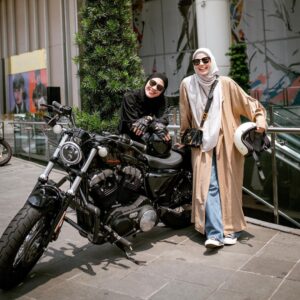 Dian Ayu Instagram - Hiburan ku hari ini disponsori oleh @dianayulestari ❤️🌺 Laff yu udh mau boncengin adeknya.

Made my day🌸

📸 @gradykayzel