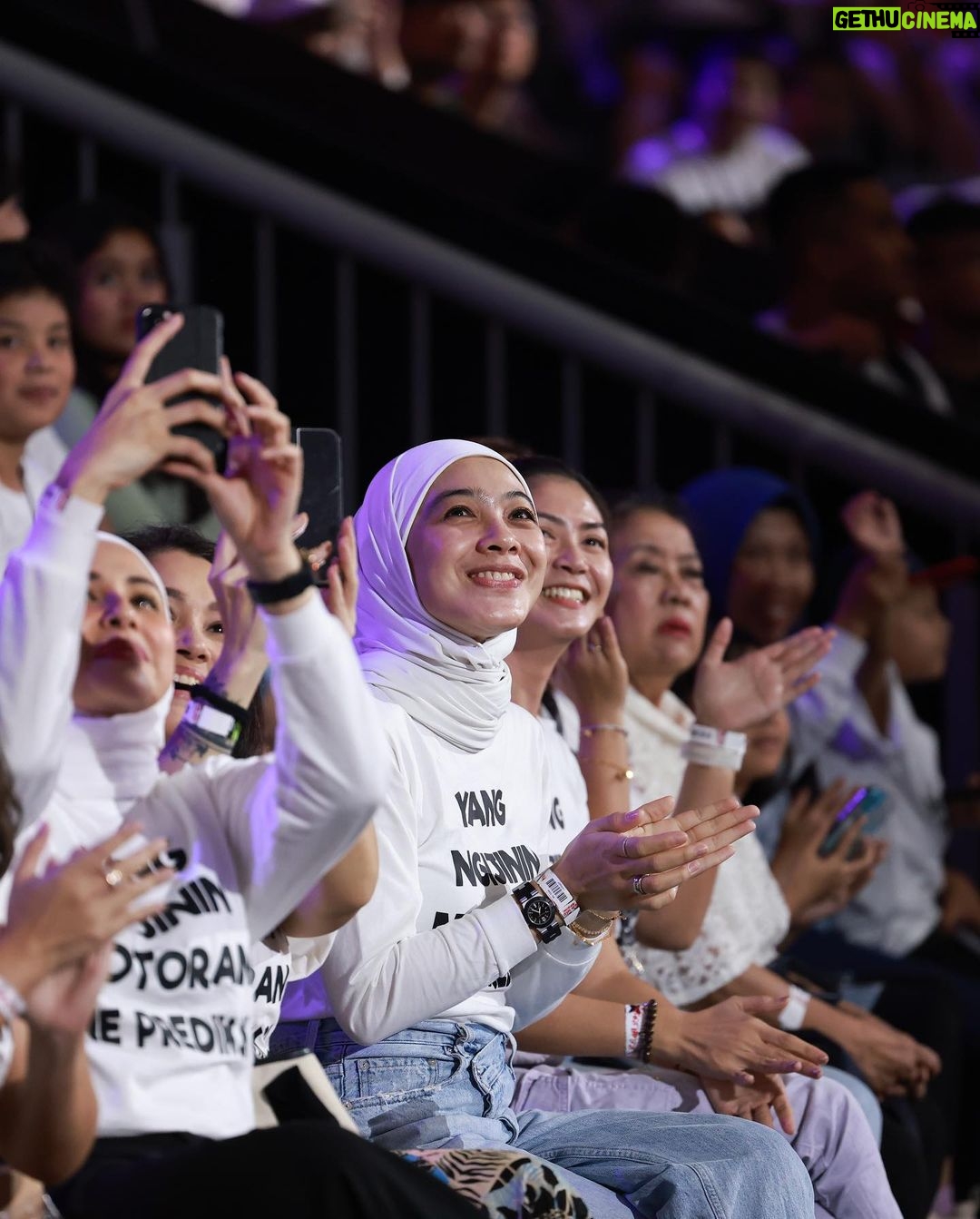 Dian Ayu Instagram - Buat kita @theprediksi_ tetap pemenangnyaa 🤍🤍🤍 . #YangNgijininMotoranThePrediksi #AnaknyaThePrediksi