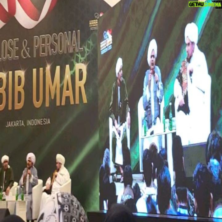 Dian Ayu Instagram - masyaallaahh tabbarakallah 20 agustus 2023 diberi kesempatan untuk memperdalam ilmu dari guru Habib Umar yang biasanyaa hanya nonton youtube nya ajaa.. Barakallahhh ukhtiii @ratu_anandita atas ajakannyaaa .. insyaallahh Allahh ganti pahala yaaa sayaang 🤍
