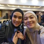 Dian Ayu Instagram - masyaallaahh tabbarakallah 20 agustus 2023 diberi kesempatan untuk memperdalam ilmu dari guru Habib Umar yang biasanyaa hanya nonton youtube nya ajaa.. Barakallahhh ukhtiii @ratu_anandita atas ajakannyaaa .. insyaallahh Allahh ganti pahala yaaa sayaang 🤍