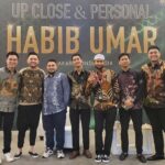 Dian Ayu Instagram - masyaallaahh tabbarakallah 20 agustus 2023 diberi kesempatan untuk memperdalam ilmu dari guru Habib Umar yang biasanyaa hanya nonton youtube nya ajaa.. Barakallahhh ukhtiii @ratu_anandita atas ajakannyaaa .. insyaallahh Allahh ganti pahala yaaa sayaang 🤍