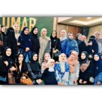 Dian Ayu Instagram - masyaallaahh tabbarakallah 20 agustus 2023 diberi kesempatan untuk memperdalam ilmu dari guru Habib Umar yang biasanyaa hanya nonton youtube nya ajaa.. Barakallahhh ukhtiii @ratu_anandita atas ajakannyaaa .. insyaallahh Allahh ganti pahala yaaa sayaang 🤍