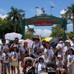 Dian Ayu Instagram – Disneyland Hong Kong with @podkesmas family 🥰
Bikin memori lagi bareng anak anak kita yang masing2 TIGA ANAK 🥲
banyak bersyukur yaaa kids, insyaallah kita keliling lagi sama sama, biar bapak bapak kalian yang berusaha nyari duitnya, dan ibu ibu kalian yang ngatur biar duitnyaa ada buat liburan lagi 🤍🤍🤍

📸 @gradykayzel