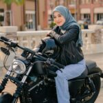 Dian Ayu Instagram - POV: You look instantly standout with HL Paris Ultrafine! Warna cantik, bahannya senyaman dan seadem itu, dan pastinya mudah dibentuk. Coming Soon! Senin Pagi jam 09.00WIB, hanya di Heaven Lights Apps #HijabParisPolos #JilbabParis