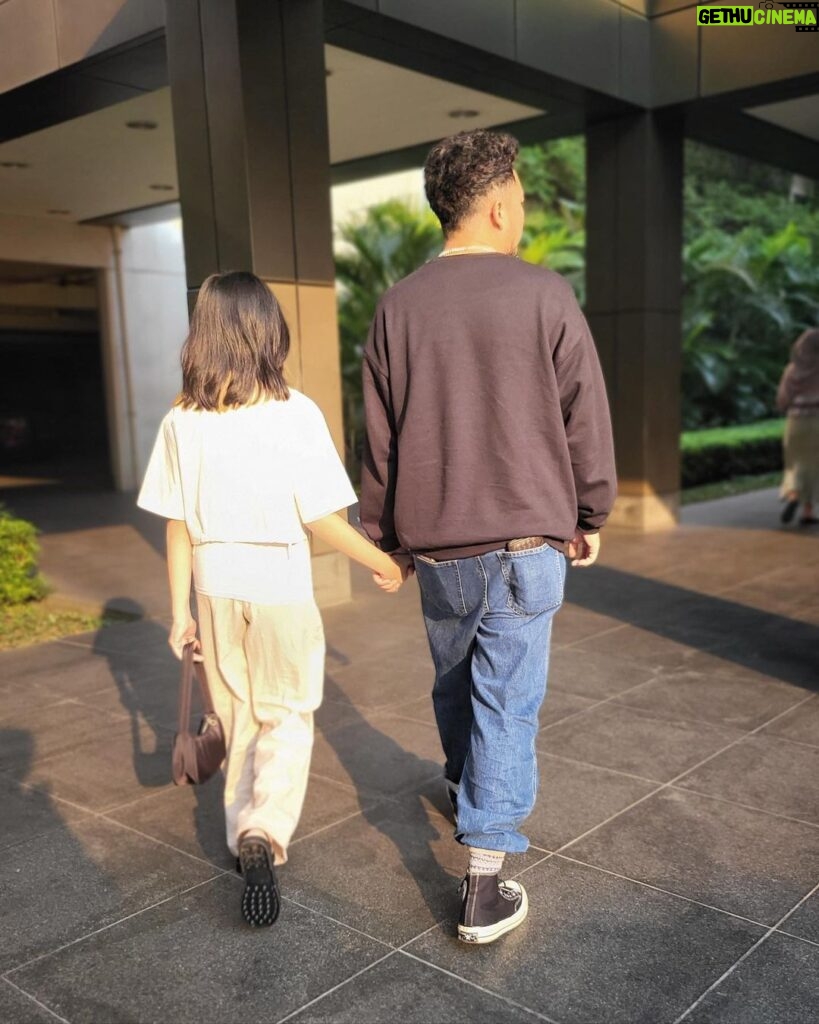 Dian Ayu Instagram - Forever daddy’s baby girl 🤍 . . #firstborn #theanandayu