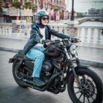 Dian Ayu Instagram - Gapapa deh sekarang motorannyaa di Amsterdam ala ala duluuu.. Kaliii ajaaaa tau tau diajakin motoran disana beneraaann yakannn.. Bulan juni nihhh, umi ulang tahun looo biiii @omeshomesh uhukkk uhukkk 🤪 #harleydavidson #harleysportster . . 📸 @abadiinsan