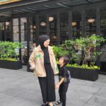 Dian Ayu Instagram - tempelin umi terus yaaa aa 😘 . . #secondborn