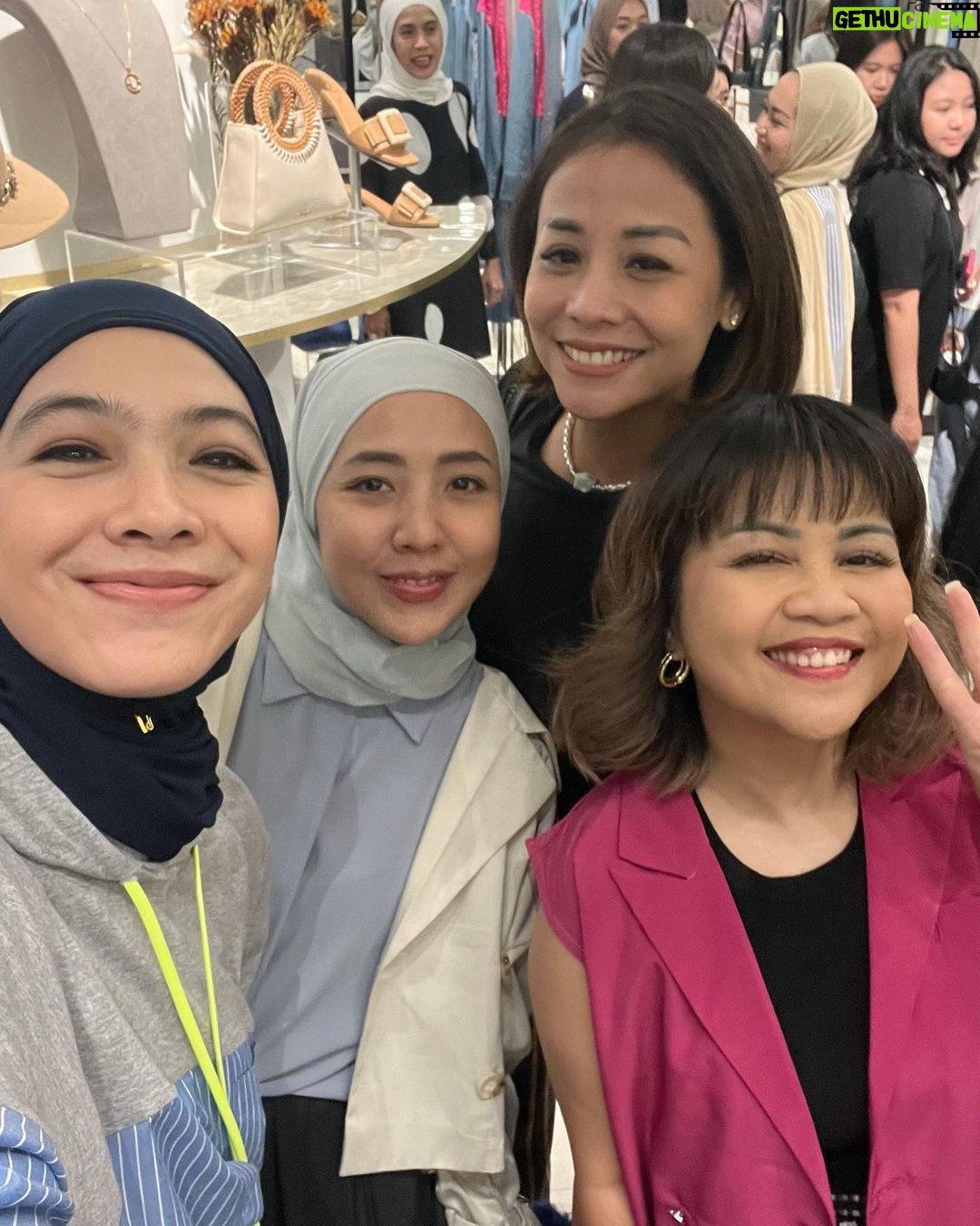 Dian Ayu Instagram - @ikyk2011 x @nagitaslavina.co collaboration event 🤍 Congratulations @anandiaputri @raffinagita1717 🫰🏻 . . . #latepost