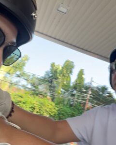 Dian Ayu Instagram - Pagi ini nyari kopi berduaan ✌🏻☕️❤️ Cinta Yang Abadi