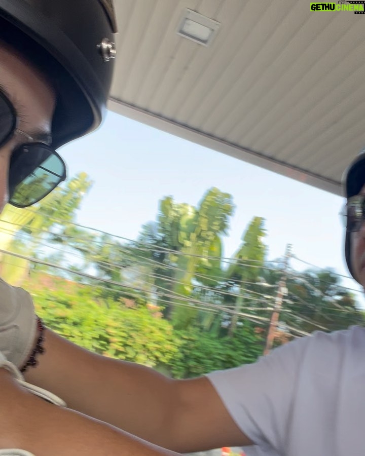 Dian Ayu - 106.7K Likes - Pagi ini nyari kopi berduaan ✌🏻☕️❤️