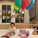 Dian Ayu Instagram – 10 juli 2023 🤍
Ulang tahun adek Bulan yang pertama..
Yang gak sengaja dirayain di Hong Kong pas lagi liburan.. masyaallaahh cepet banget adekkkk udah setahun ajaa umurnya..
Bismillaahhh sehat dan bahagia selalu yaa solehahh 🤍