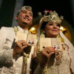 Dian Ayu Instagram - Alhamdulillah 11 tahun ❤️ . . Bismillah, belajar terus saling memperbaiki.. Keluarga Bahagia