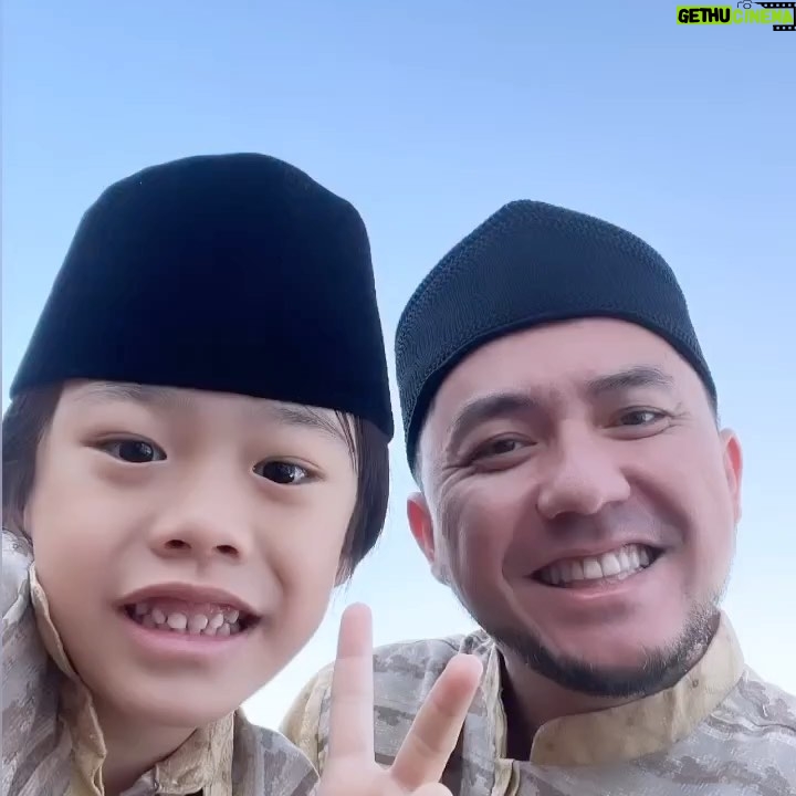 Dian Ayu Instagram - Minal aidin wal Faidzin.. Maaf lahir dan batin yaaa dari keluarga @theanandayu 🤍 Hati hati kolestrol yaaa 😝 Bandung
