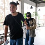 Dian Ayu Instagram – Masih edisi umi 37 tahun 🤍
Alhamdulillaah ya Allahh sungguh bersyukur dikelilingi orang orang ini..
terima kasih ya Allah 🥲
.
Makasih om @gradykayzel foto fotonyaaa 🥹