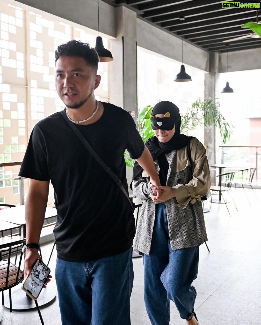 Dian Ayu Instagram - Masih edisi umi 37 tahun 🤍 Alhamdulillaah ya Allahh sungguh bersyukur dikelilingi orang orang ini.. terima kasih ya Allah 🥲 . Makasih om @gradykayzel foto fotonyaaa 🥹