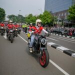 Dian Ayu Instagram - Terima kasih pak @rivan.purwantono & @nabilabylla untuk undangannyaaa.. Pengalaman baru ngawal timnas dalam kemacetan pake @ducati_id monster 😍 📸 @gradykayzel . #ducati #ducatiindonesia #ducatimonster #timnasindonesia