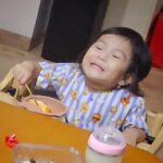 Dian Ayu Instagram - Marhaban yaa Ramadhan.. kami keluarga @theanandayu mau minta maaf kalo ada salah salah.. Bismillahh untuk Ramadhan ini, semoga Allah mudahkan dan kita semua diberi kesehatan yaaa.. selamat puasaaaa semuanya 😍 buat yang salfok sama Bulbul, di slide berikutnya ada ekspresi jelasnya, dia gak sabarrrr mau makannn 🤣🤣🤣