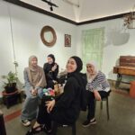 Dian Ayu Instagram - WORKLIDAY 🫶🏻 Ketika aku, @ratnagalih dan @ninazatulini22 ada kerjaan di Bandung, kok ya jodoh banget @natasharizkynew pun sama.. maka terjadilah extend dengan tujuan JAJAAAAN 🤣🤣🤣