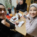 Dian Ayu Instagram - WORKLIDAY 🫶🏻 Ketika aku, @ratnagalih dan @ninazatulini22 ada kerjaan di Bandung, kok ya jodoh banget @natasharizkynew pun sama.. maka terjadilah extend dengan tujuan JAJAAAAN 🤣🤣🤣
