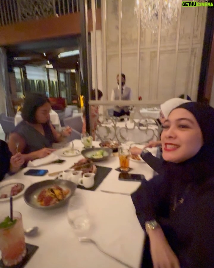 Dian Ayu Instagram - Dinner pertama 2024, dalam rangka ulang tahun @deekarta @dessey , dan tentunya untuk menyambut 365 hari kedepan dengan penuh doa baik dan berkah yaaa kakak kakakkk π€π€π€ #throwback Jakarta, Indonesia