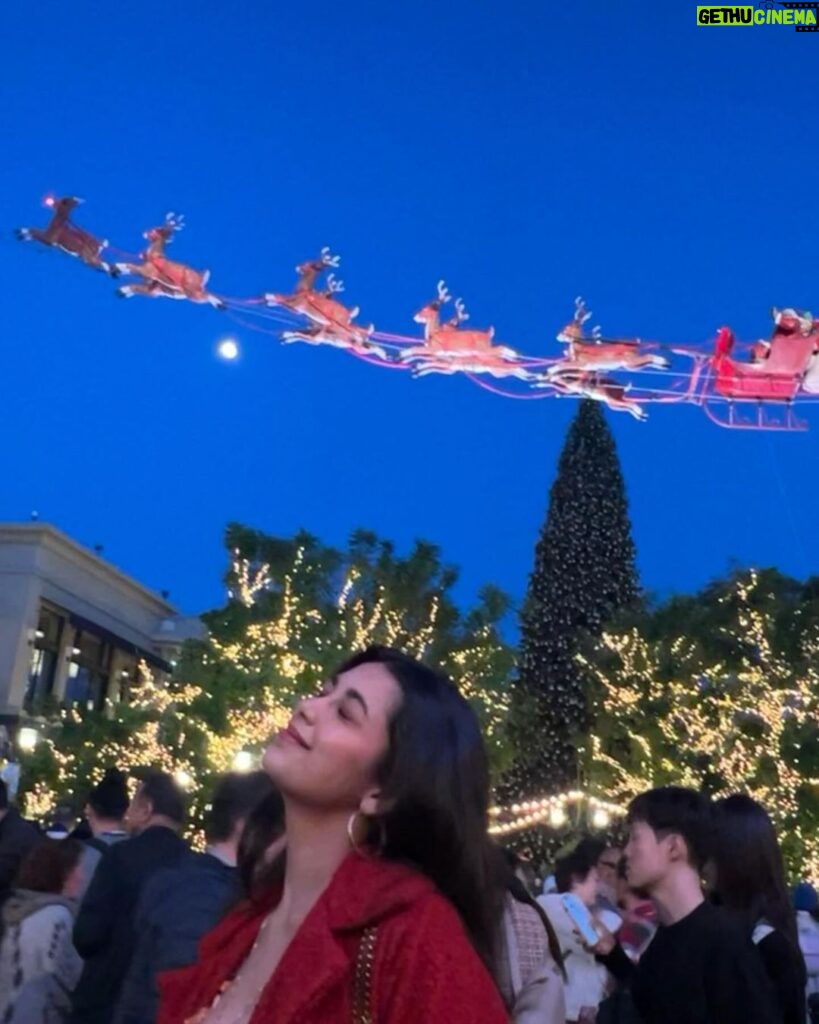 Digangana Suryavanshi Instagram - A jolly good time… ❤ #merrychristmas everyone ❤ Hollywood - Los Angeles